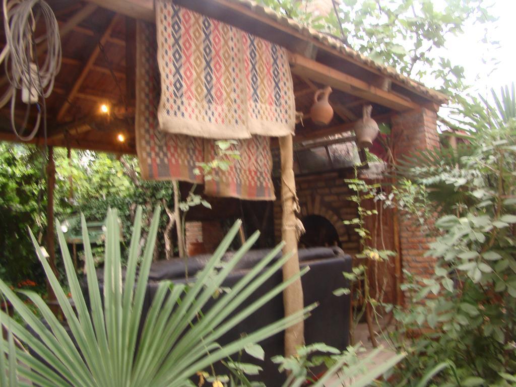 Guest House Temuri Batumi Exterior foto